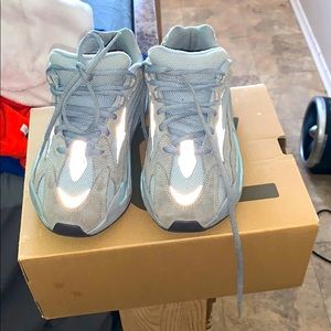 Yeezy 700v2 authentic